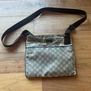 Gucci Men's Brown Messenger Bag